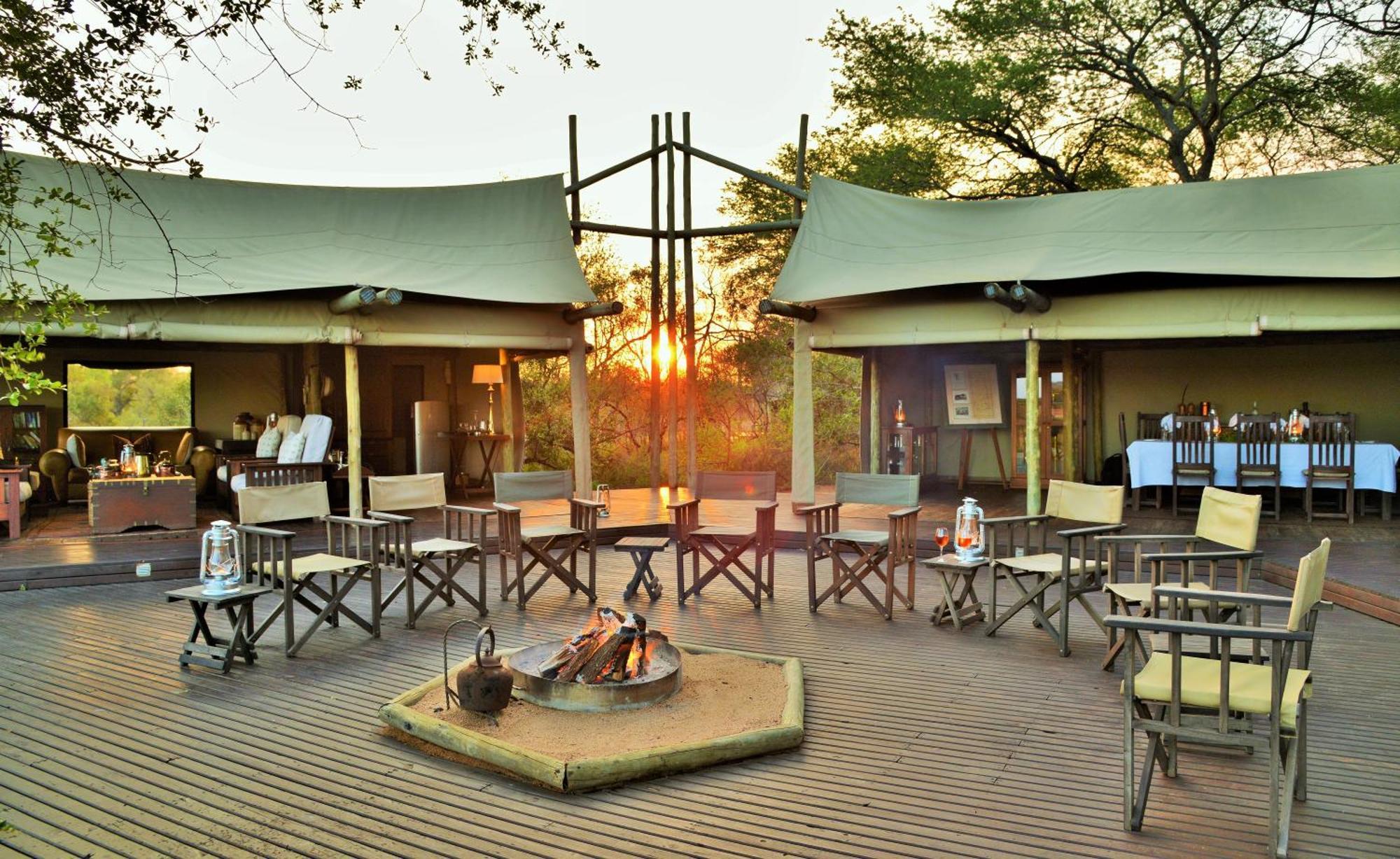 Rhino Walking Safaris Hotel Скукуза Екстериор снимка