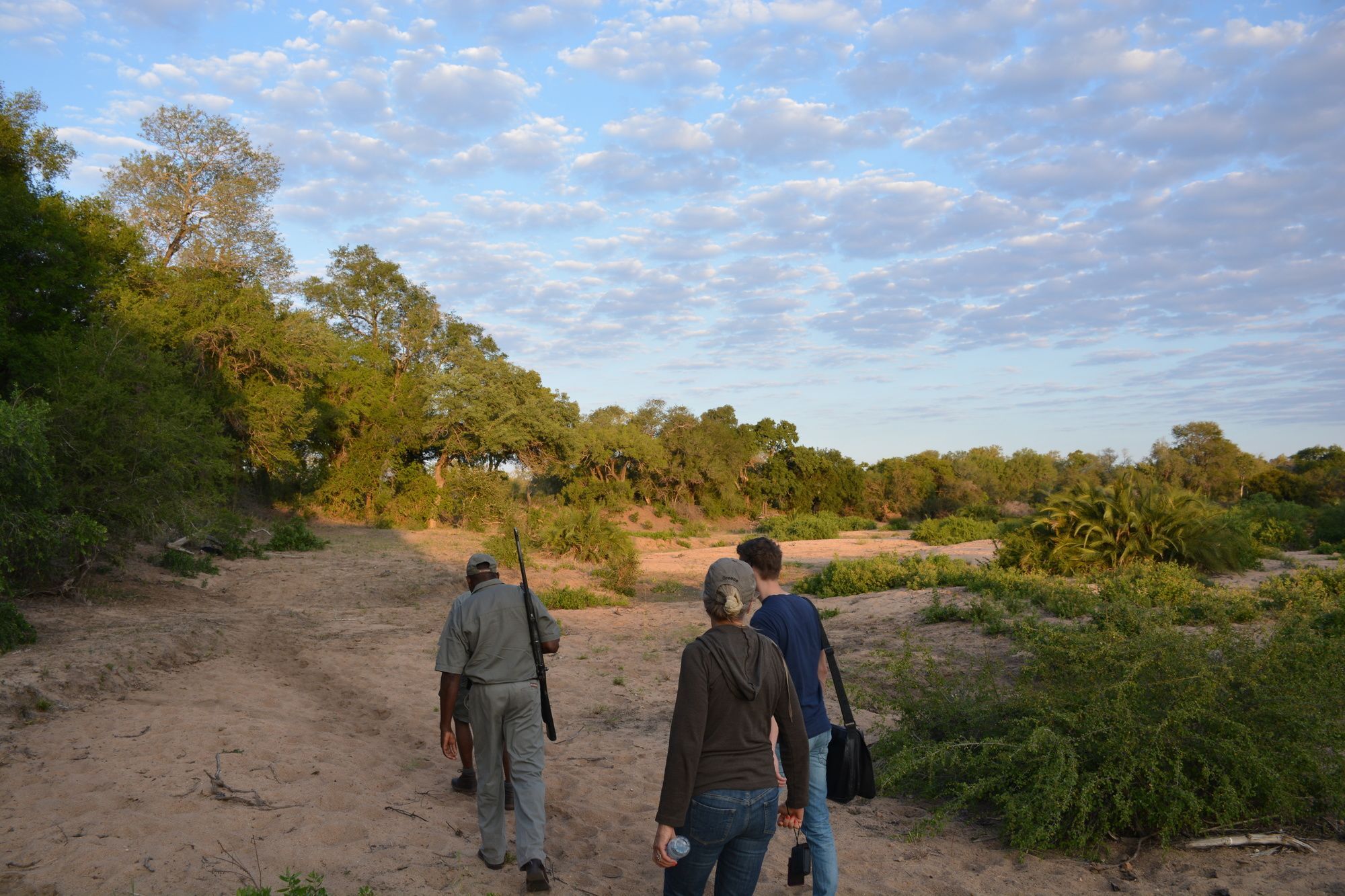 Rhino Walking Safaris Hotel Скукуза Екстериор снимка