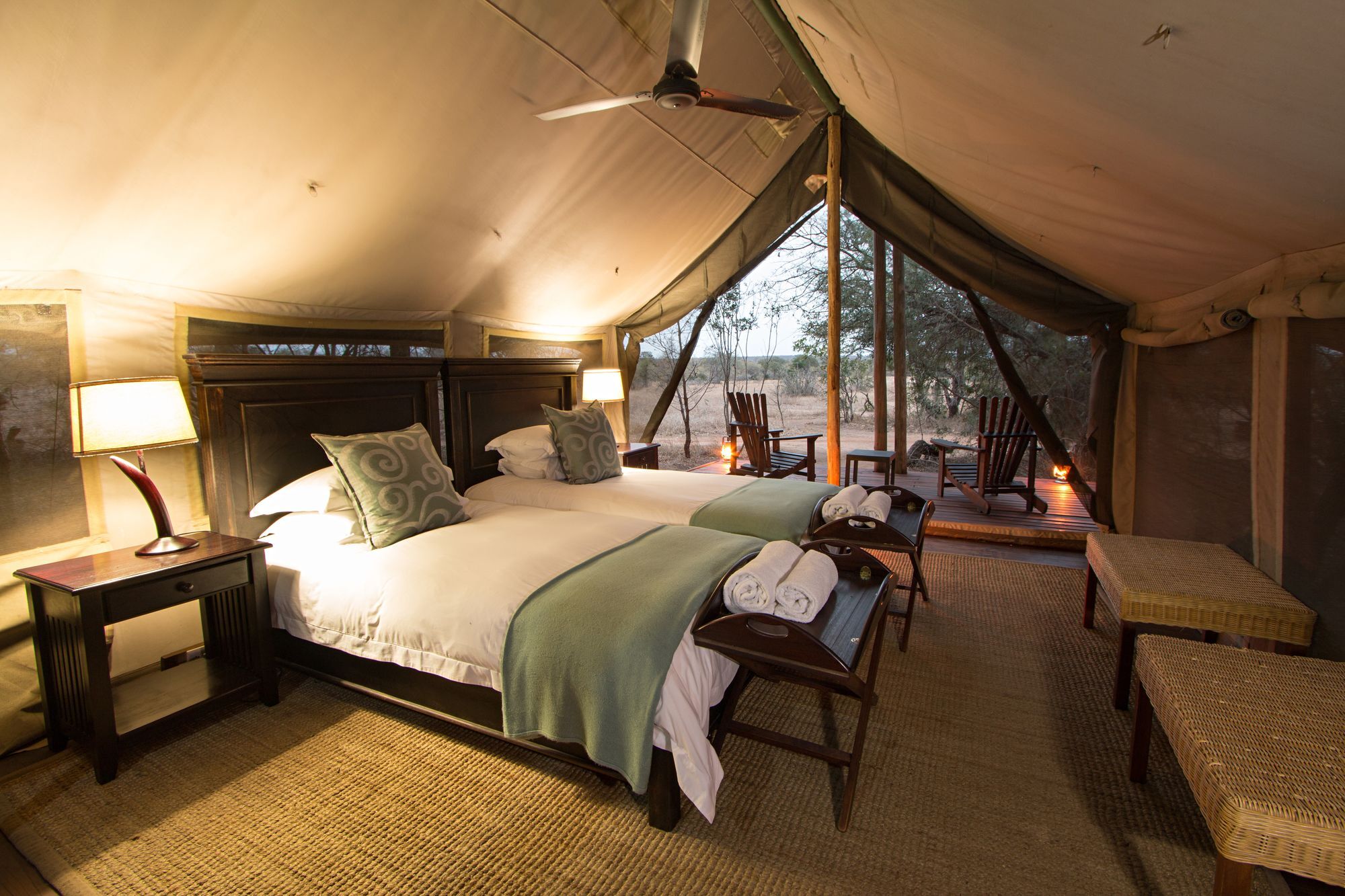 Rhino Walking Safaris Hotel Скукуза Екстериор снимка