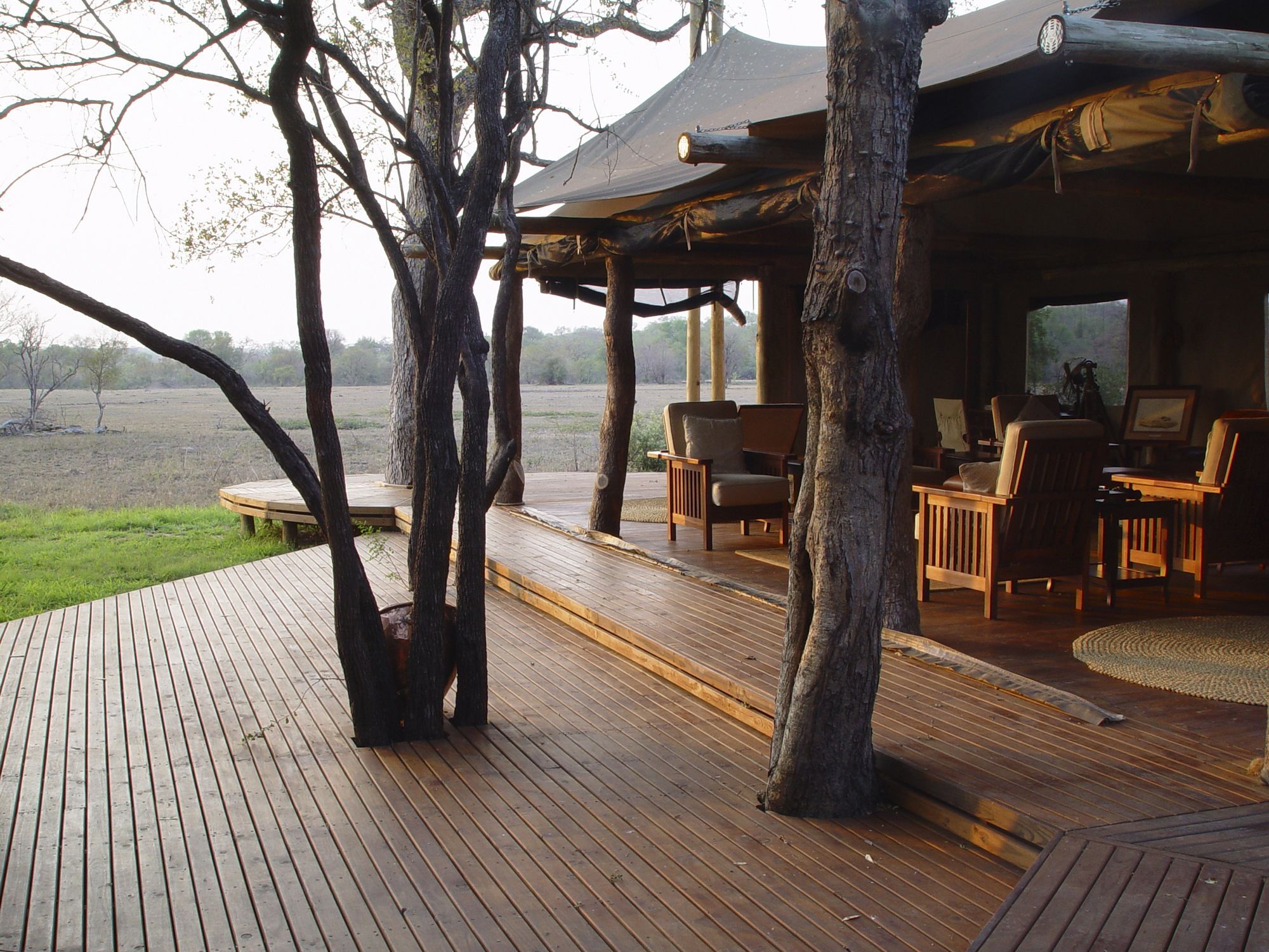 Rhino Walking Safaris Hotel Скукуза Екстериор снимка