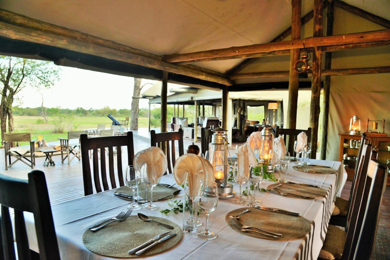 Rhino Walking Safaris Hotel Скукуза Екстериор снимка
