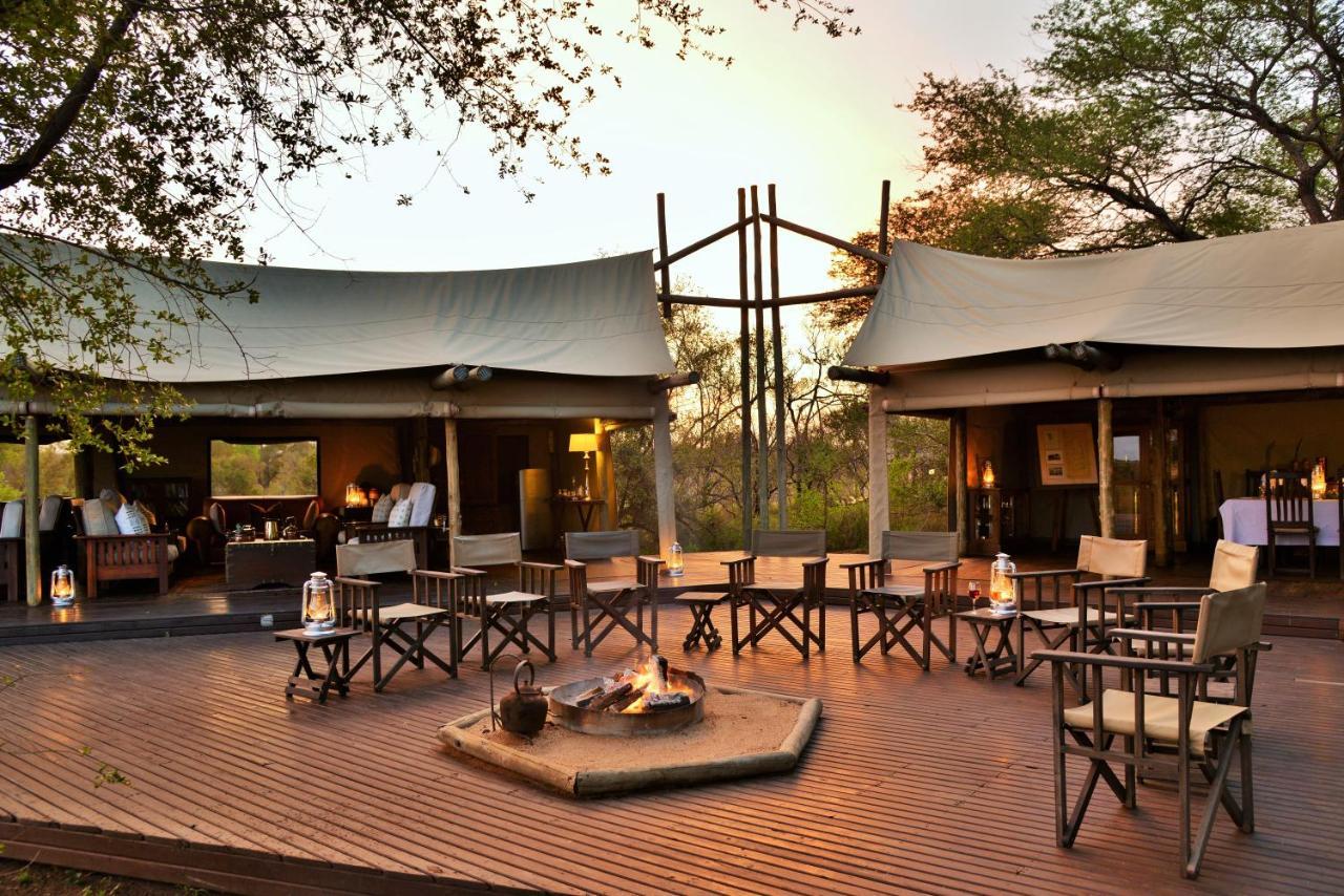 Rhino Walking Safaris Hotel Скукуза Екстериор снимка
