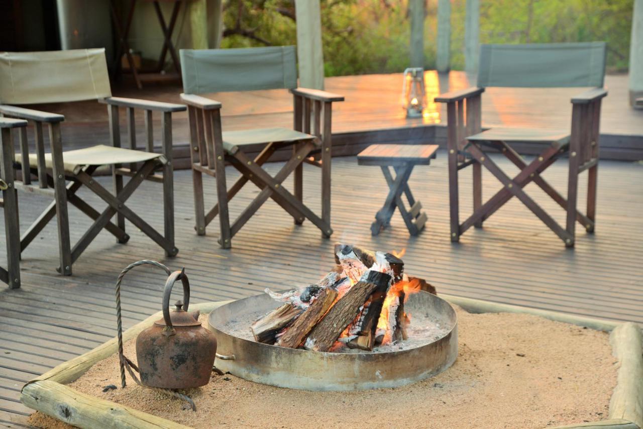 Rhino Walking Safaris Hotel Скукуза Екстериор снимка